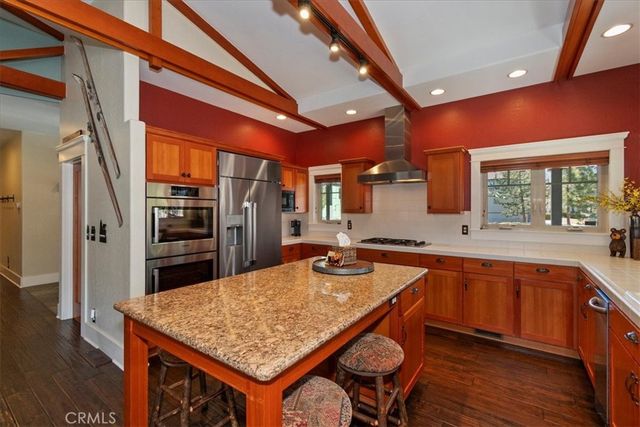 41922 Centre Court, Big Bear Lake, CA 92315