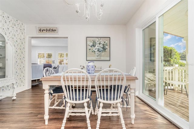 1099 GROVE AVENUE, Mount Dora, FL 32757