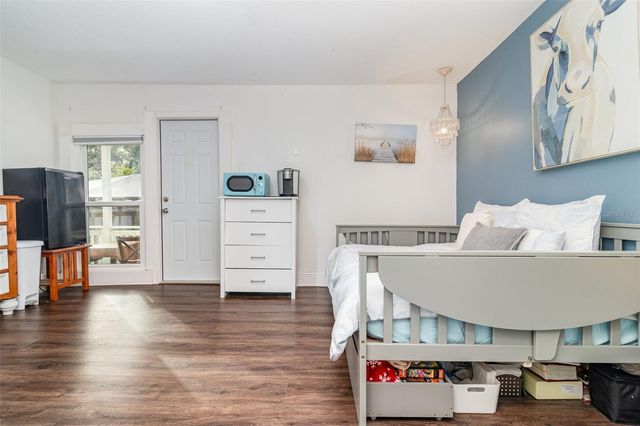 1099 GROVE AVENUE, Mount Dora, FL 32757