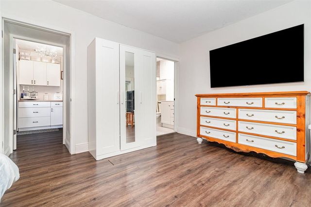 1099 GROVE AVENUE, Mount Dora, FL 32757