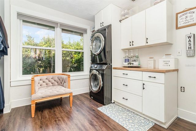 1099 GROVE AVENUE, Mount Dora, FL 32757