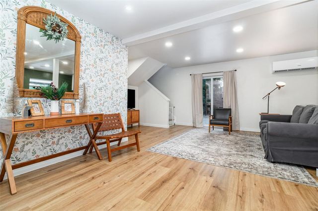 1099 GROVE AVENUE, Mount Dora, FL 32757