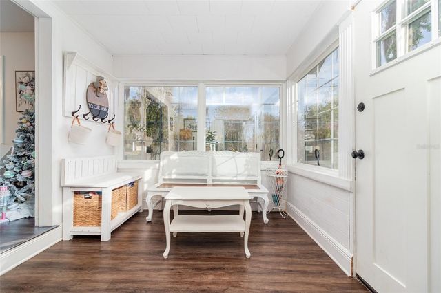 1099 GROVE AVENUE, Mount Dora, FL 32757