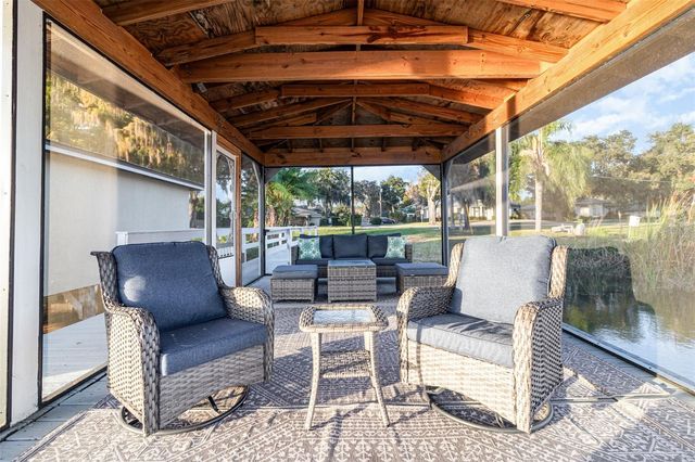 1099 GROVE AVENUE, Mount Dora, FL 32757