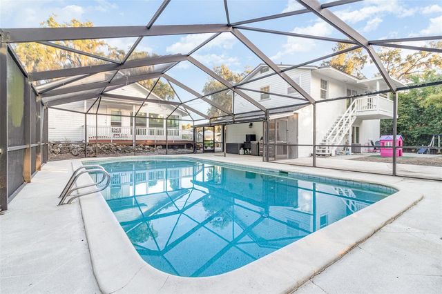 1099 GROVE AVENUE, Mount Dora, FL 32757