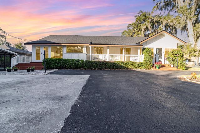 1099 GROVE AVENUE, Mount Dora, FL 32757