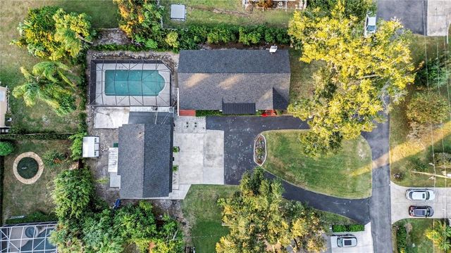 1099 GROVE AVENUE, Mount Dora, FL 32757