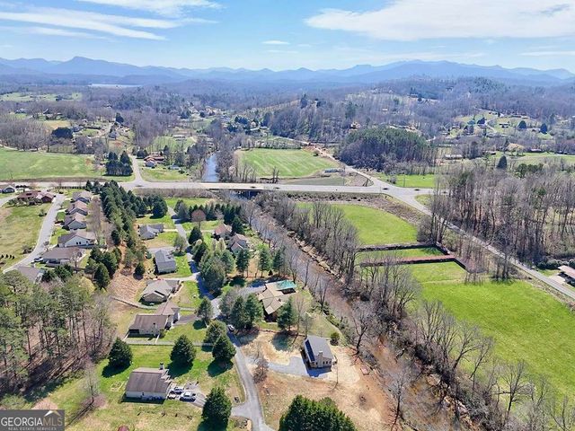 195 Rivers Edge Drive, Hayesville, NC 28904