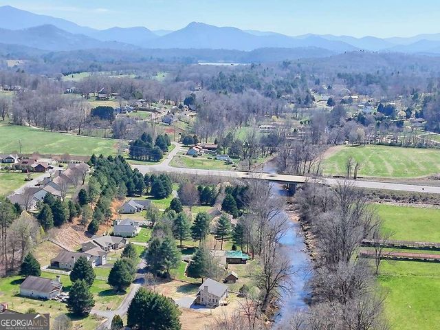 195 Rivers Edge Drive, Hayesville, NC 28904