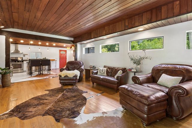 3779 W Glendora Road, New Troy, MI 49119