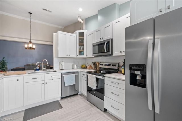 17611 Marco Island LN, Fort Myers, FL 33908