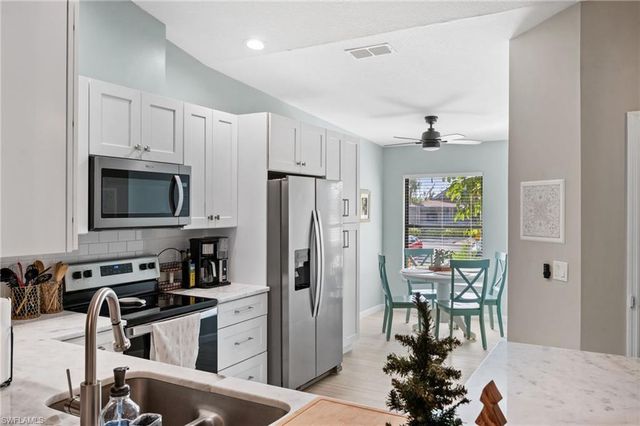 17611 Marco Island LN, Fort Myers, FL 33908