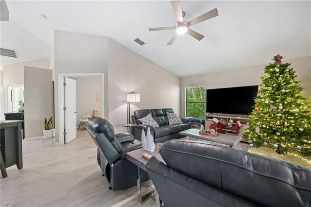 17611 Marco Island LN, Fort Myers, FL 33908