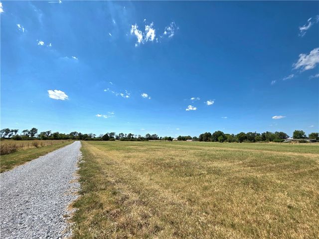 5073 Ervin McGarrah Road, Springdale, AR 72764