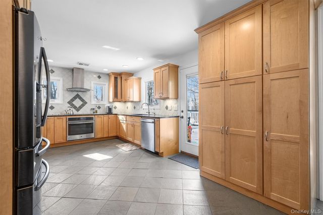 15 Ridge Road, Cornwall, NY 12518