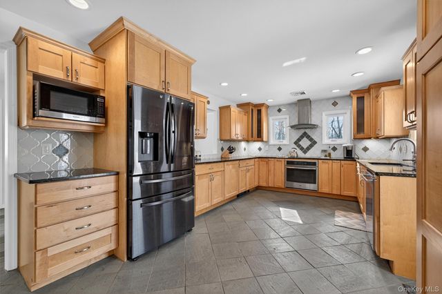 15 Ridge Road, Cornwall, NY 12518