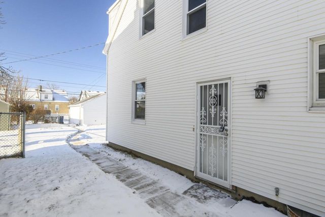 4727 N Green Bay AVENUE, Milwaukee, WI 53209