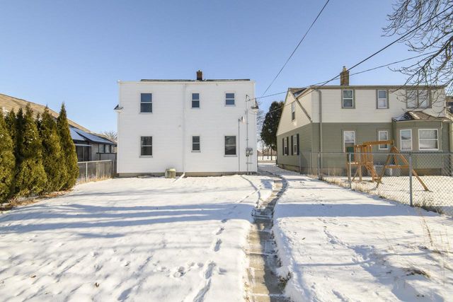 4727 N Green Bay AVENUE, Milwaukee, WI 53209