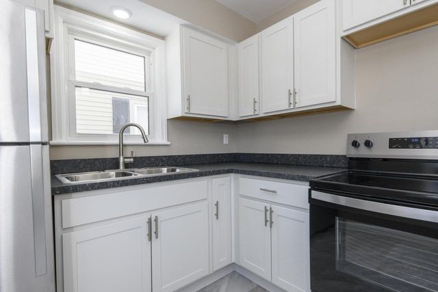 4727 N Green Bay AVENUE, Milwaukee, WI 53209