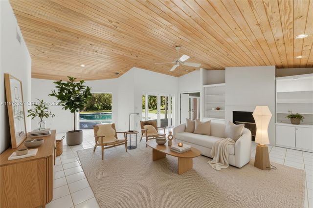 11450 SW 92nd Ct, Miami, FL 33176