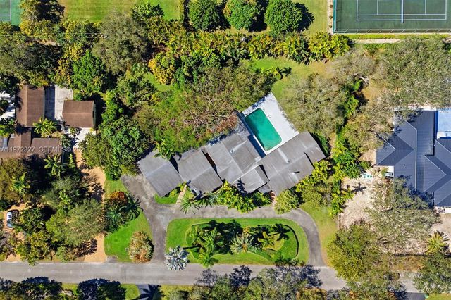 11450 SW 92nd Ct, Miami, FL 33176