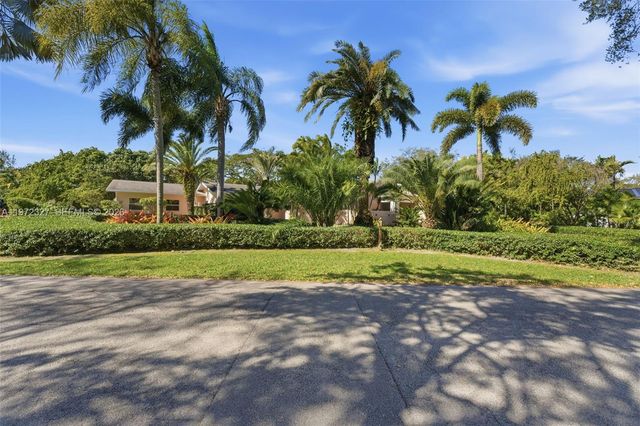 11450 SW 92nd Ct, Miami, FL 33176