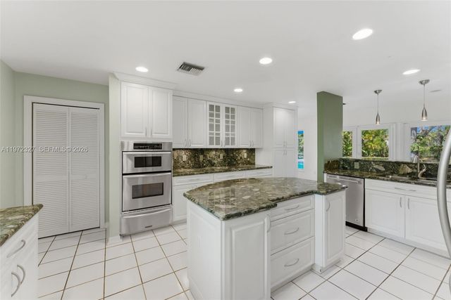 11450 SW 92nd Ct, Miami, FL 33176