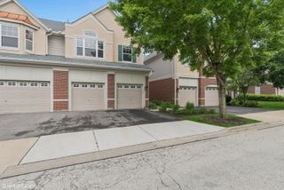 357 Pine Lake Circle 357, Vernon Hills, IL 60061