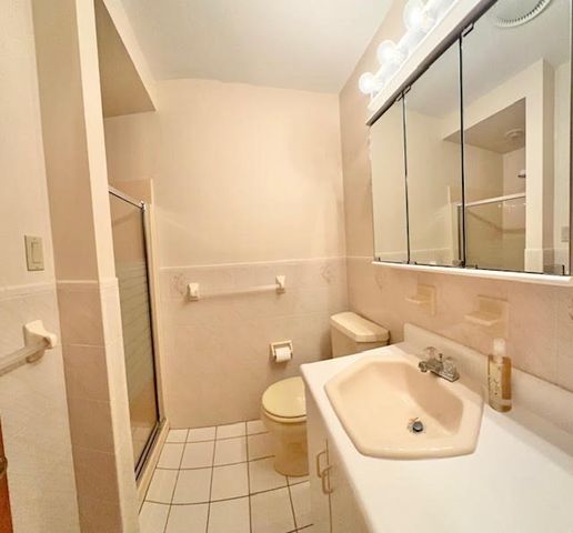 670 Humphrey St 1, Swampscott, MA 01907