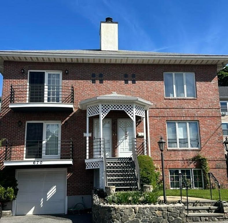 670 Humphrey St 1, Swampscott, MA 01907
