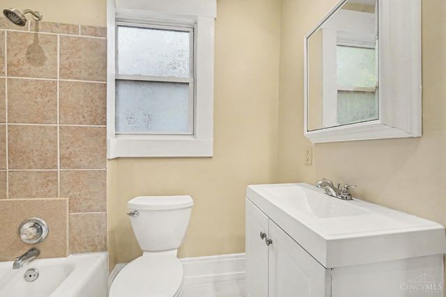 954 Elberon Avenue, Cincinnati, OH 45205