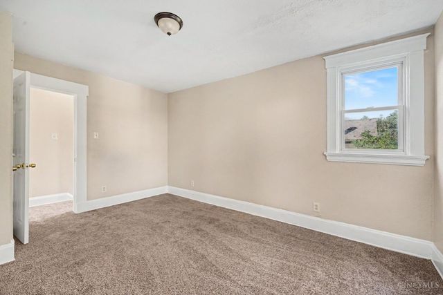 954 Elberon Avenue, Cincinnati, OH 45205