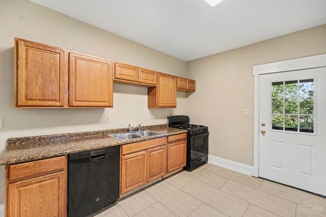 954 Elberon Avenue, Cincinnati, OH 45205