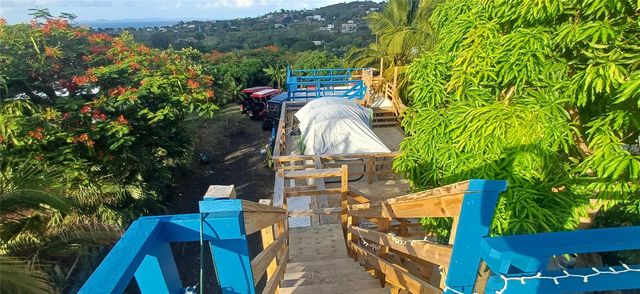 56 ROOSTER RUN GUEST HOUSE, Vieques, PR 00765