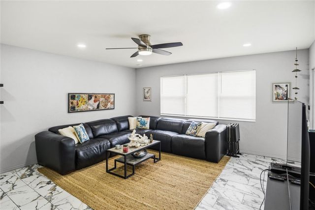 416 73RD AVENUE N 207, St Petersburg, FL 33702