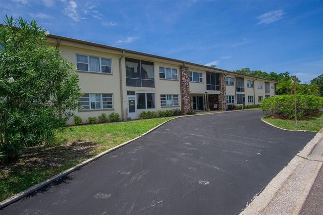 416 73RD AVENUE N 207, St Petersburg, FL 33702
