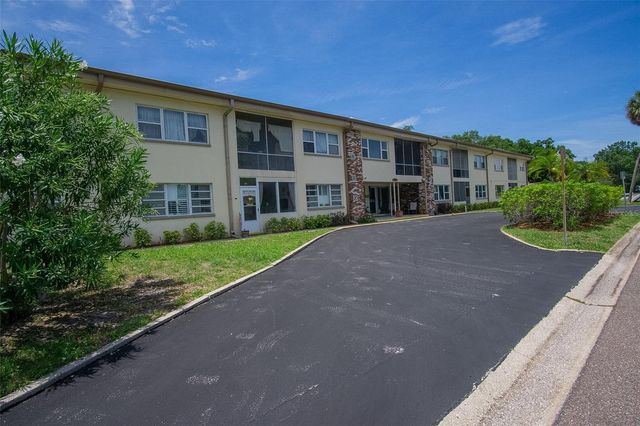 416 73RD AVENUE N 207, St Petersburg, FL 33702