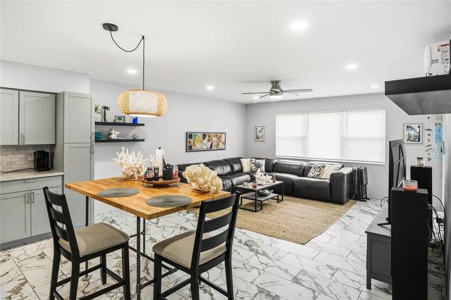 416 73RD AVENUE N 207, St Petersburg, FL 33702