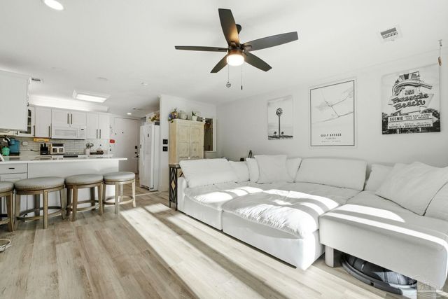 201 Pensacola Beach Rd B14, Gulf Breeze, FL 32561