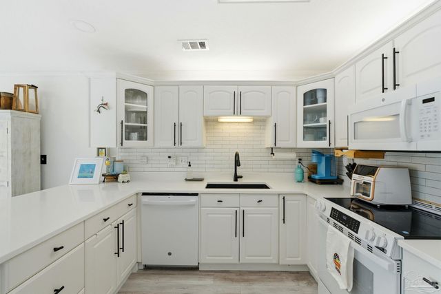 201 Pensacola Beach Rd B14, Gulf Breeze, FL 32561