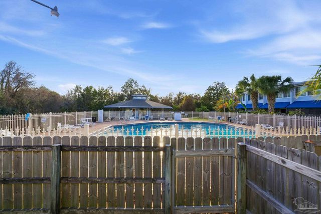 201 Pensacola Beach Rd B14, Gulf Breeze, FL 32561
