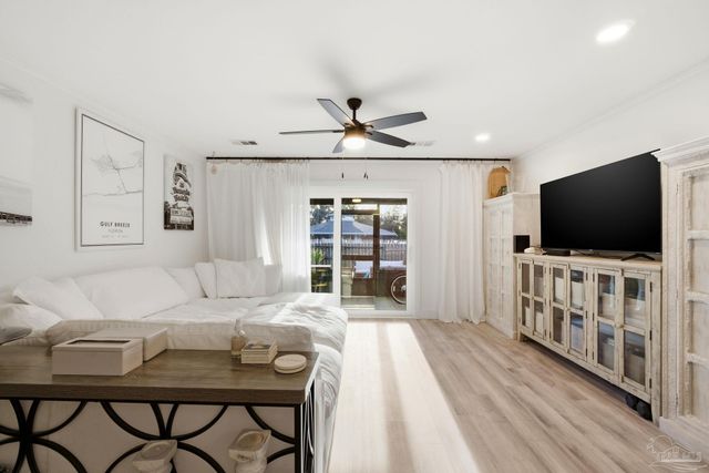 201 Pensacola Beach Rd B14, Gulf Breeze, FL 32561