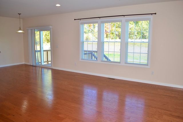 8 Spicebush Court, Hopkinton, MA 01748