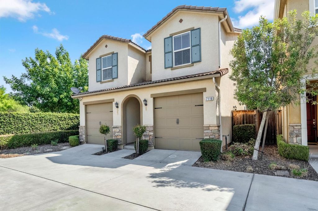 7116 N Refinement Drive, Fresno, CA 93711