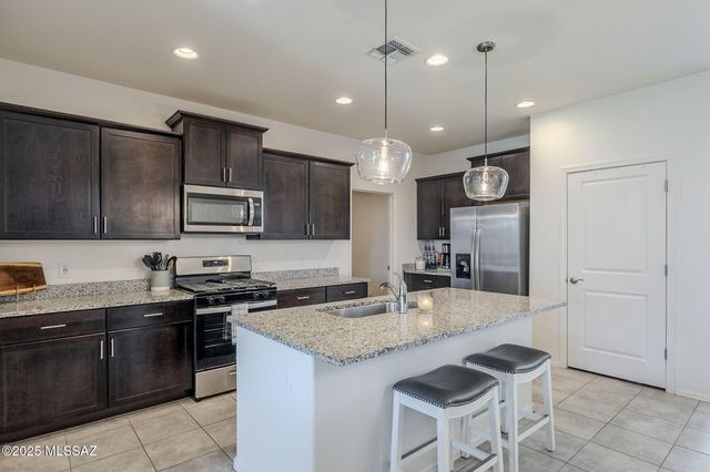 6798 E Paseo De Villalobos, Tucson, AZ 85756