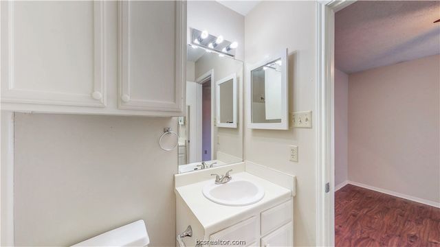 1913 Woodsman Drive, College Station, TX 77840