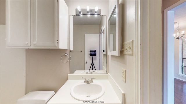 1913 Woodsman Drive, College Station, TX 77840