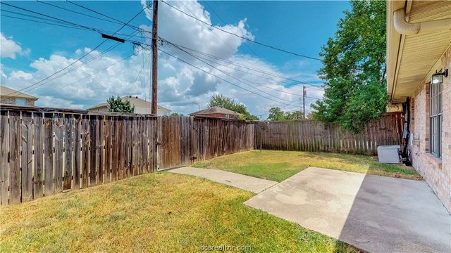 1913 Woodsman Drive, College Station, TX 77840