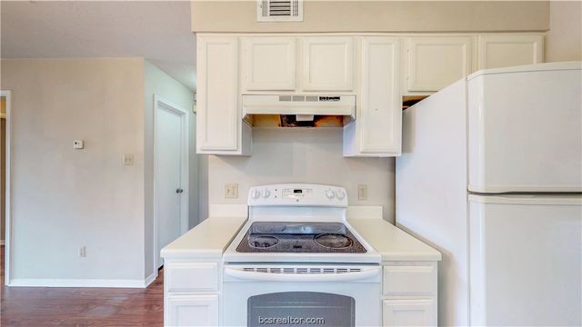 1913 Woodsman Drive, College Station, TX 77840