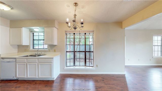 1913 Woodsman Drive, College Station, TX 77840